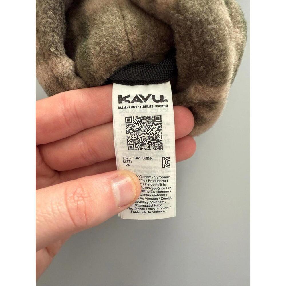 Kavu drink glove 
Retails for $30 - Picture 4 of 5